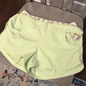 Athleta women’s size xs Light Green Women's Shorts